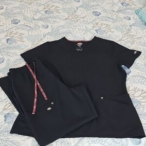 Dickies Black Scrub Set - Like New, Worn 3 Days